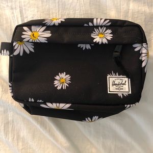 Hershel Daisy print Chapter case, cosmetic bag